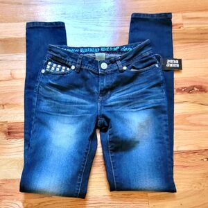 NWT Ruby Blue Premium Denim Studded Rivet Pockets 1/2